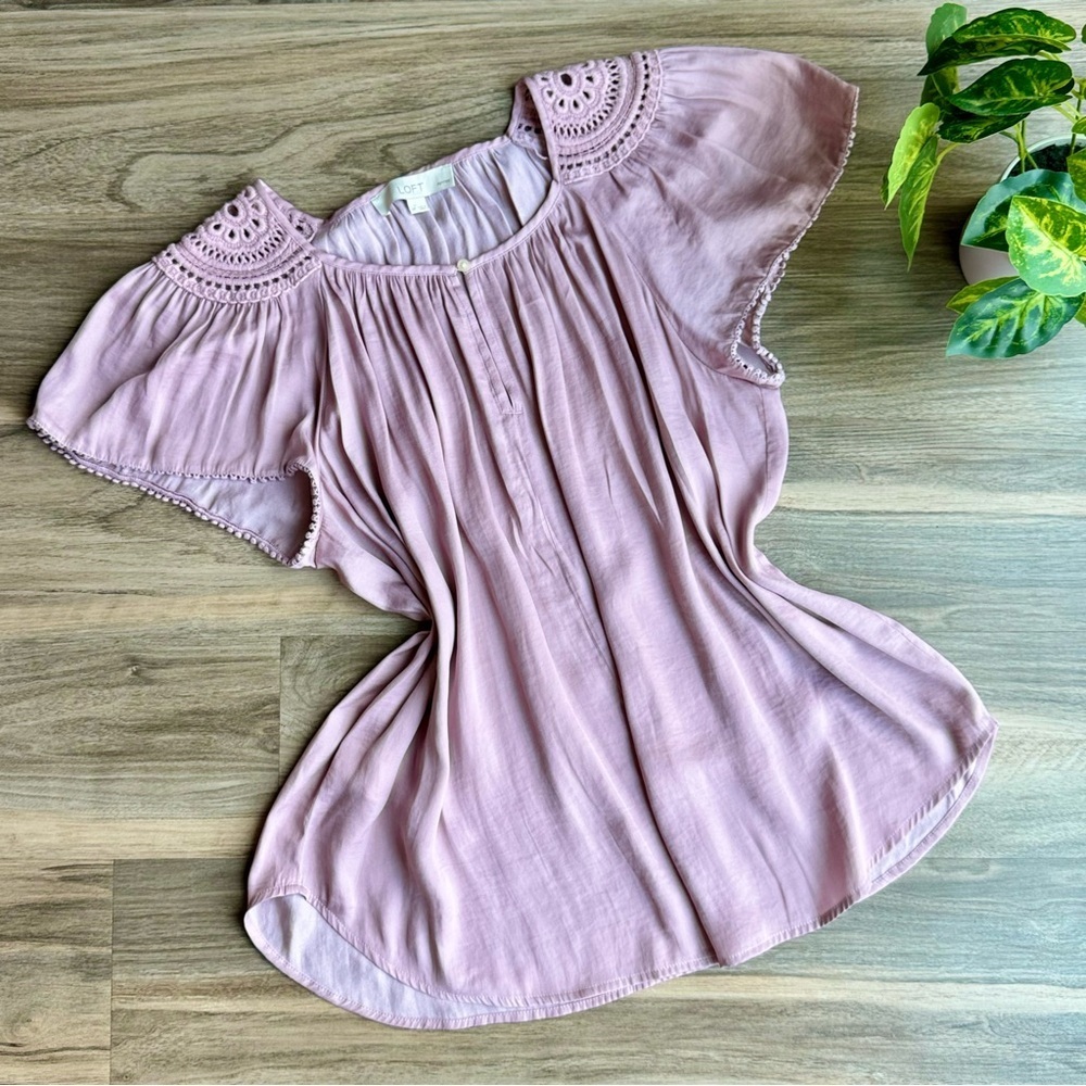 LOFT Embroidered Shoulder Detail Flutter Sleeve Flowy Top Mauve Pink Size MP
